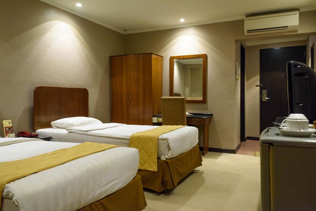 Hotel Gajahmada Понтианак Номер фото