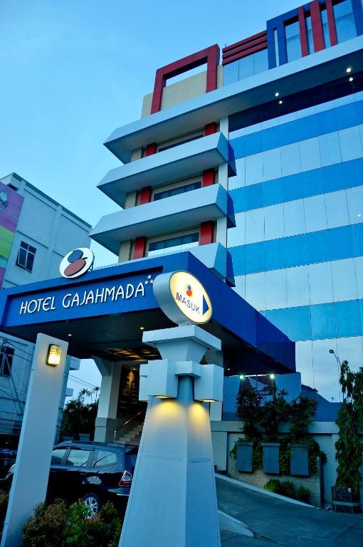 Hotel Gajahmada Понтианак Экстерьер фото